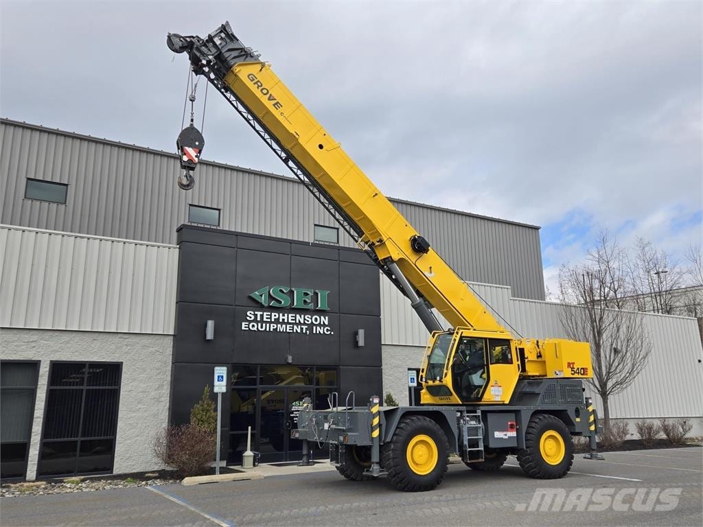2022 Grove RT540E