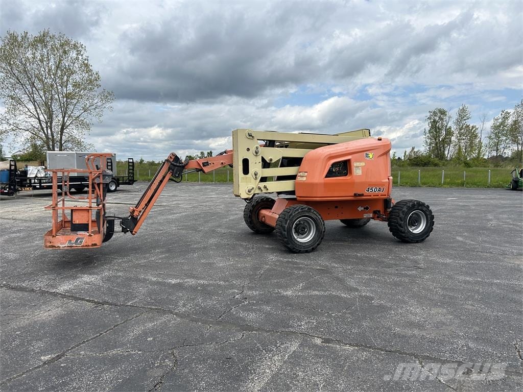 2016 JLG 450AJ