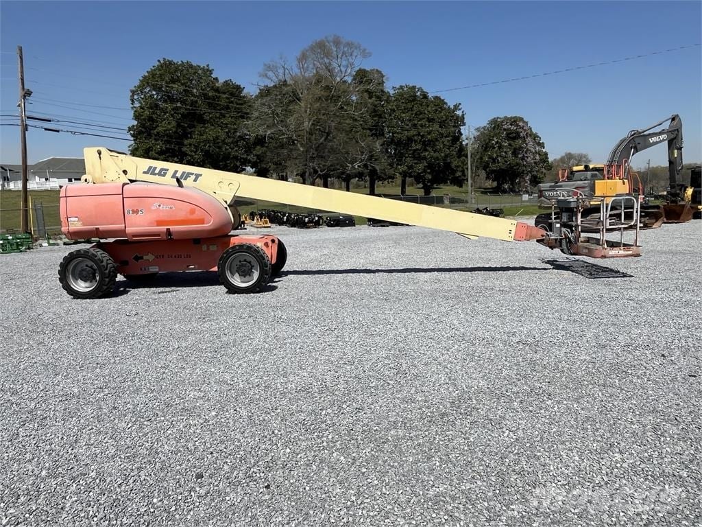 2012 JLG 800S