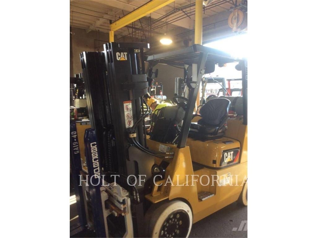 2021 CAT MITSUBISHI GC40K6-LE