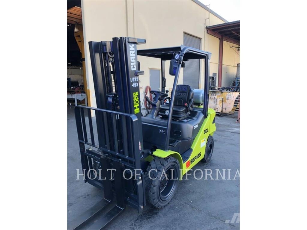 2023 Clark S30L