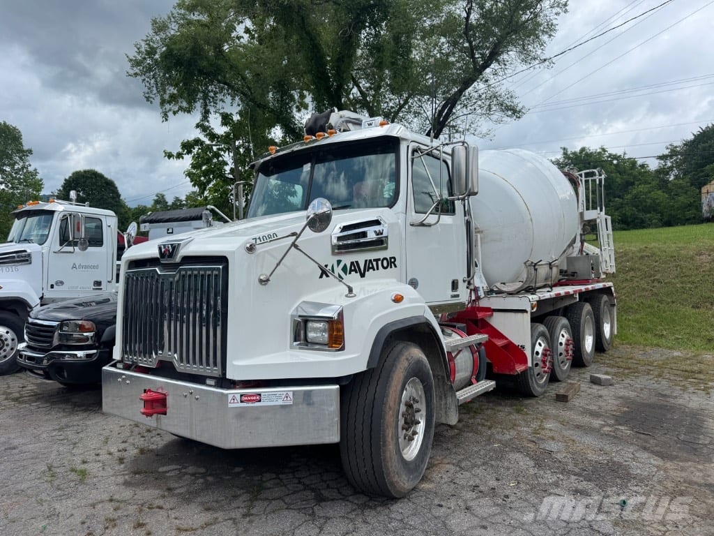 2022 Western Star 4700 SF