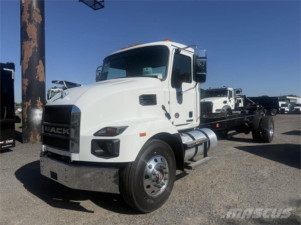 2027 Mack MD6 42R