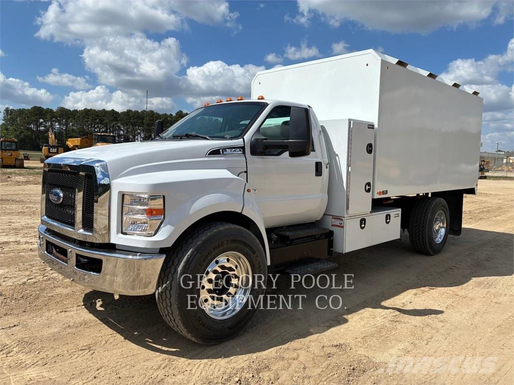 2023 Ford F-650