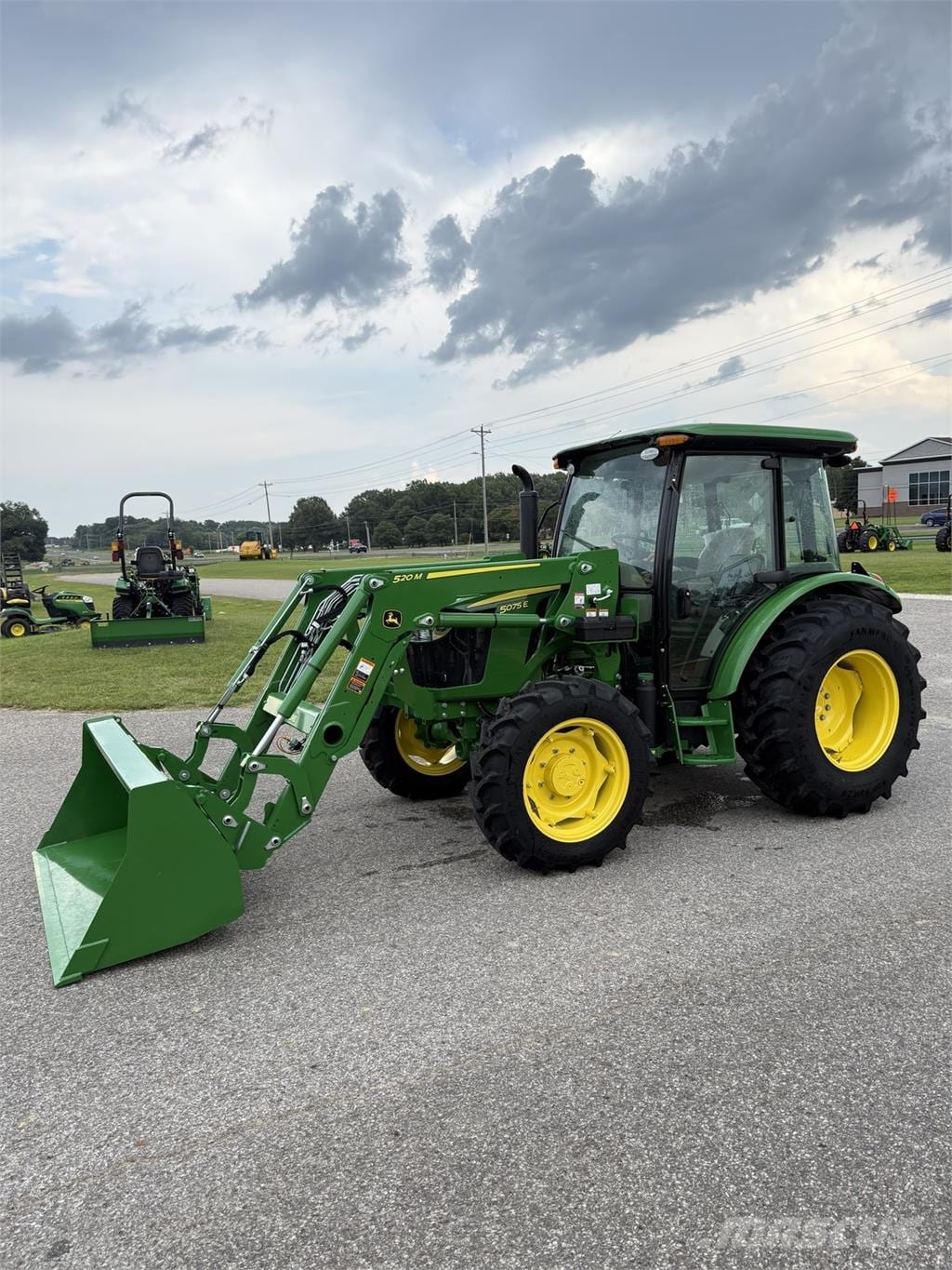 2025 John Deere 5075E