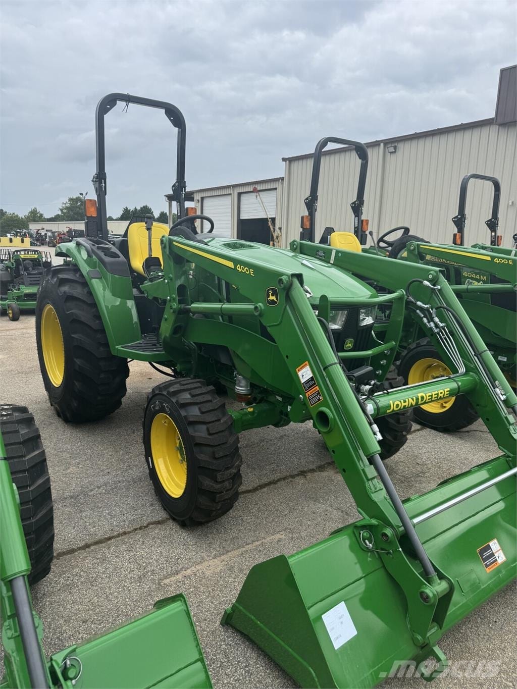 2025 John Deere 4052M