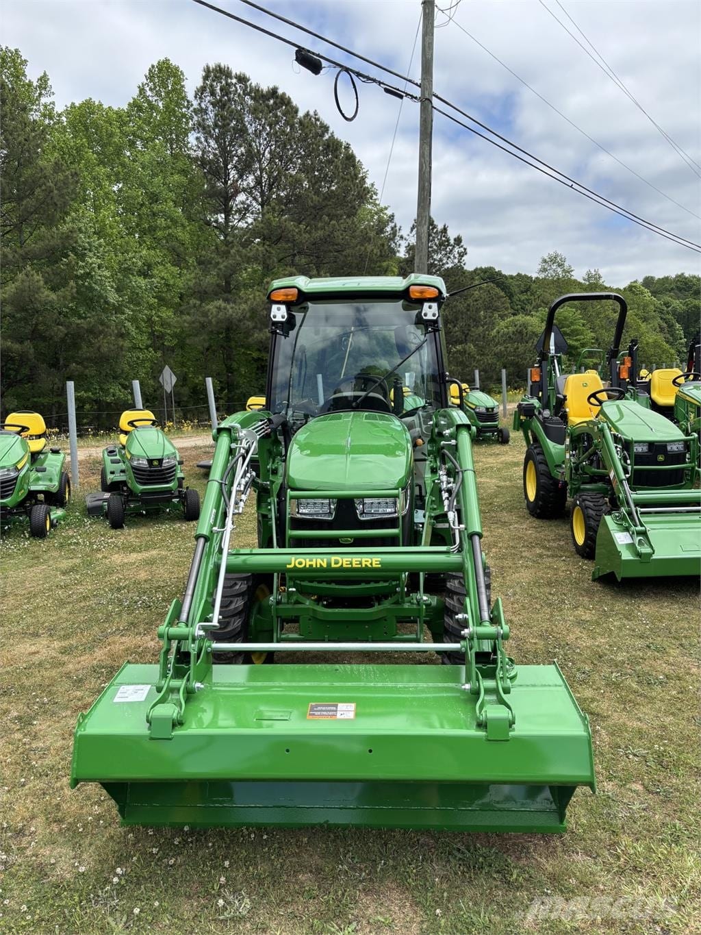 2026 John Deere 3046R