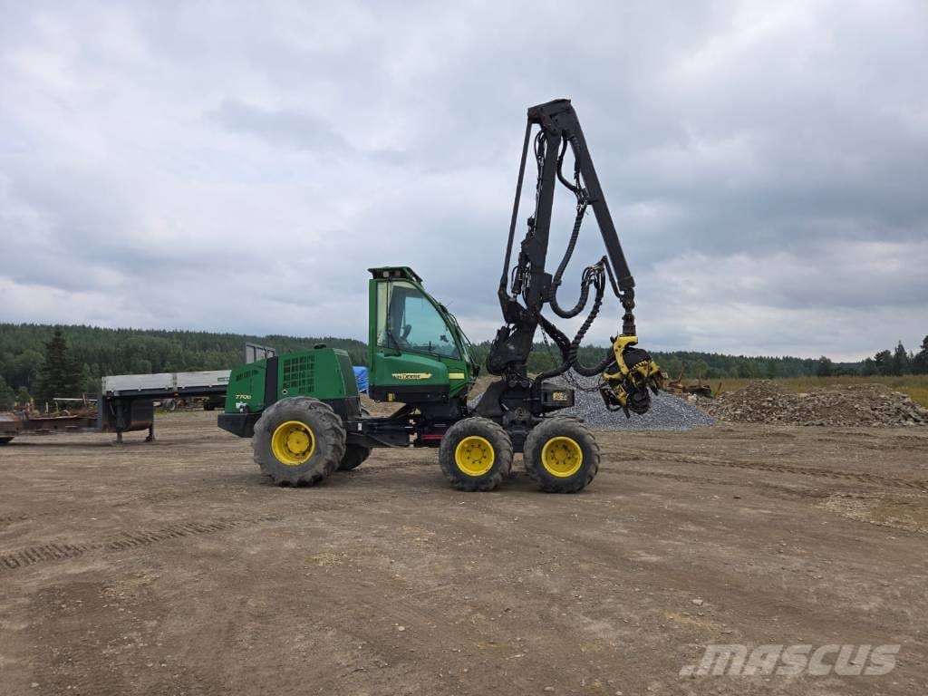 2011 John Deere 770 D