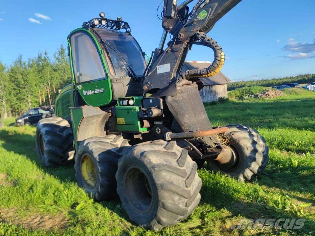 2011 John Deere 1070 E