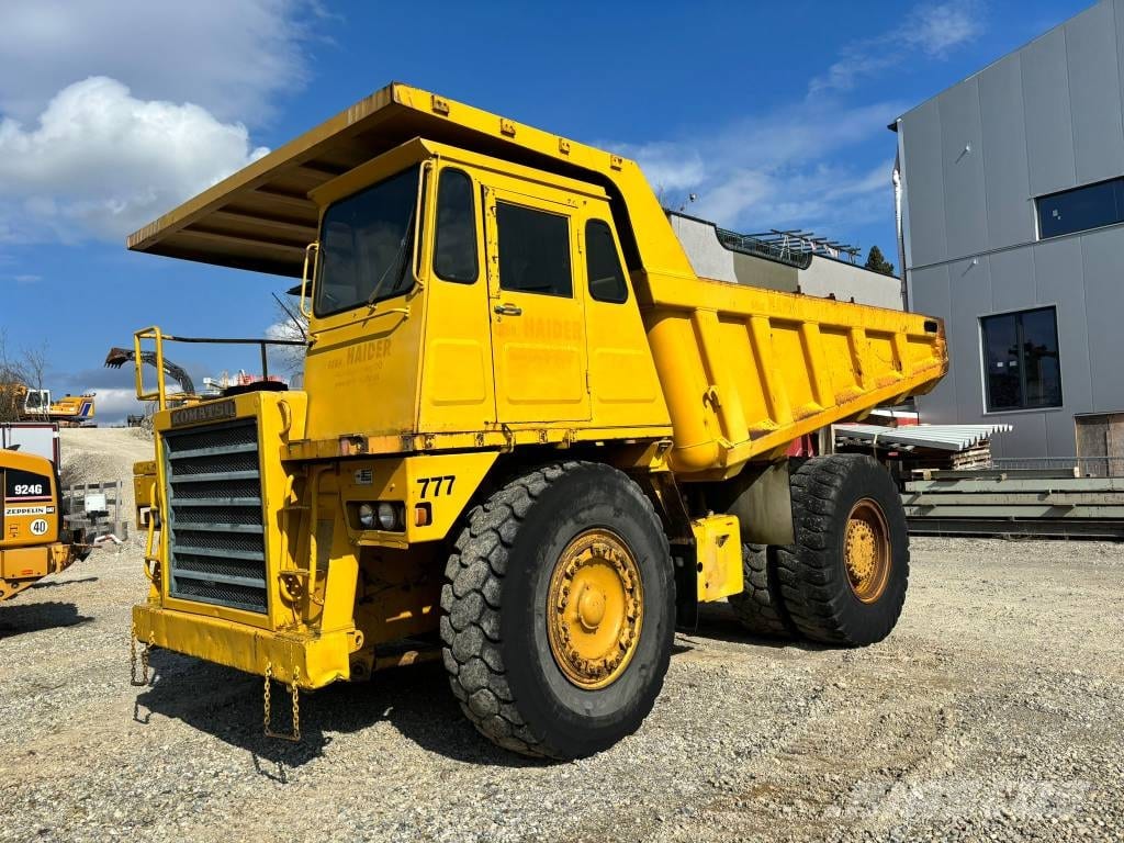 1990 Komatsu HD 325-5