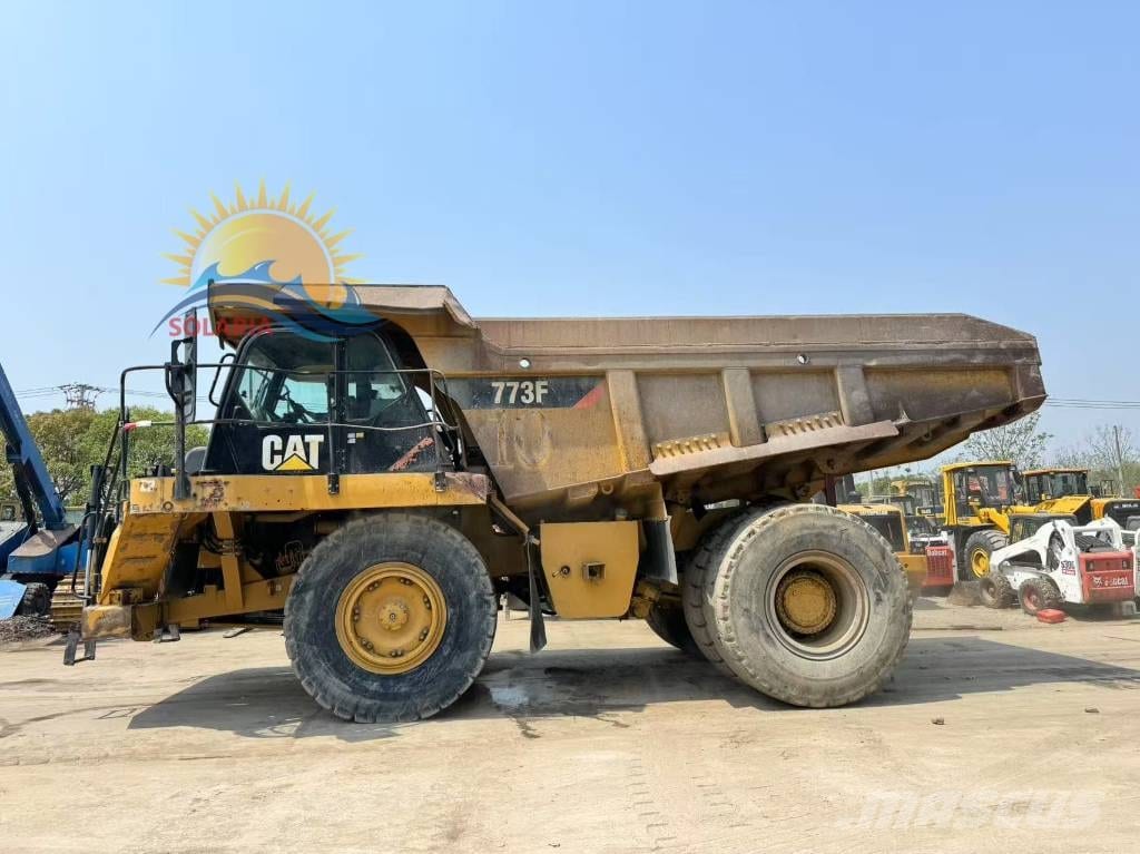 2016 CAT 773 F