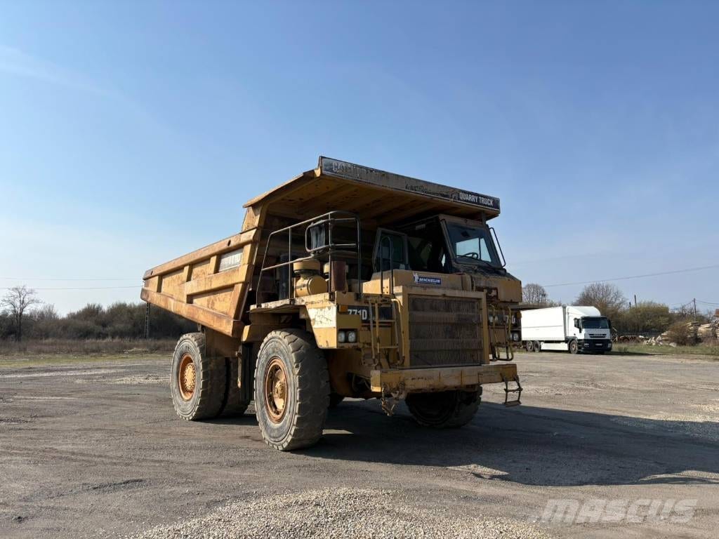 2001 CAT 771 D