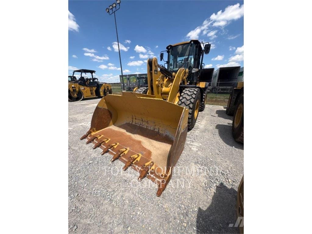 2023 CAT 938M