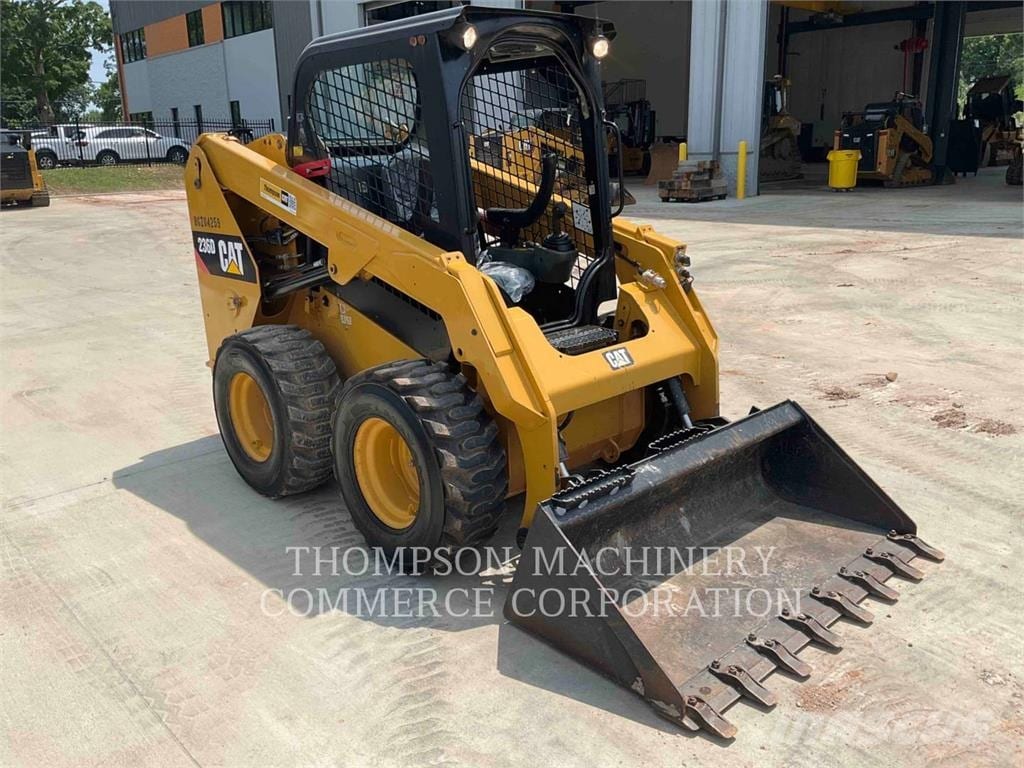 2018 CAT 236D