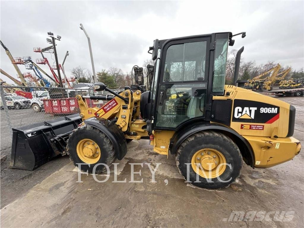 2019 CAT 906M