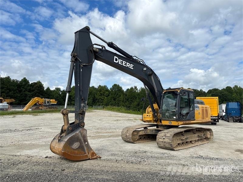 2016 John Deere 210GLC