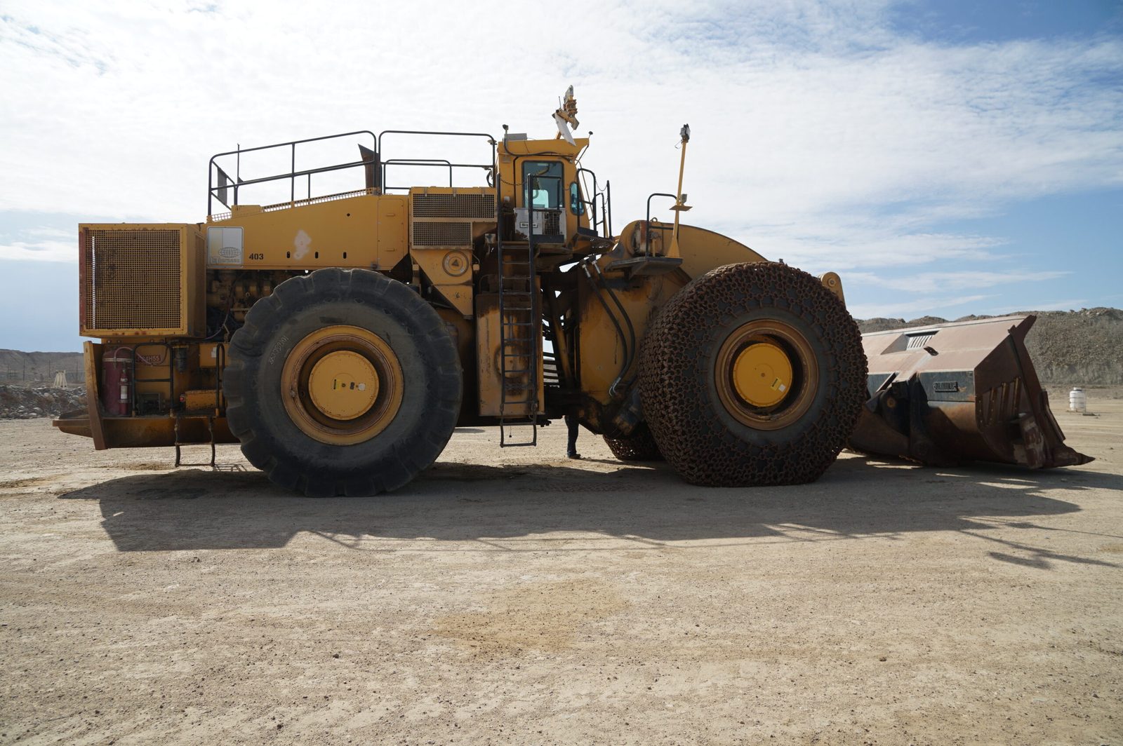 Used Komatsu L1350 For Sale