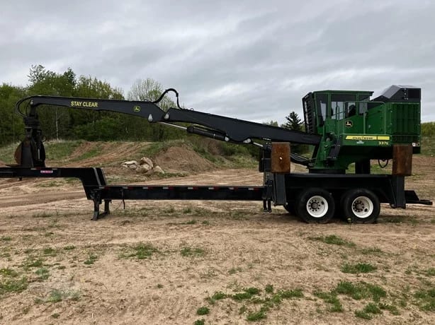 2017 DEERE 337E