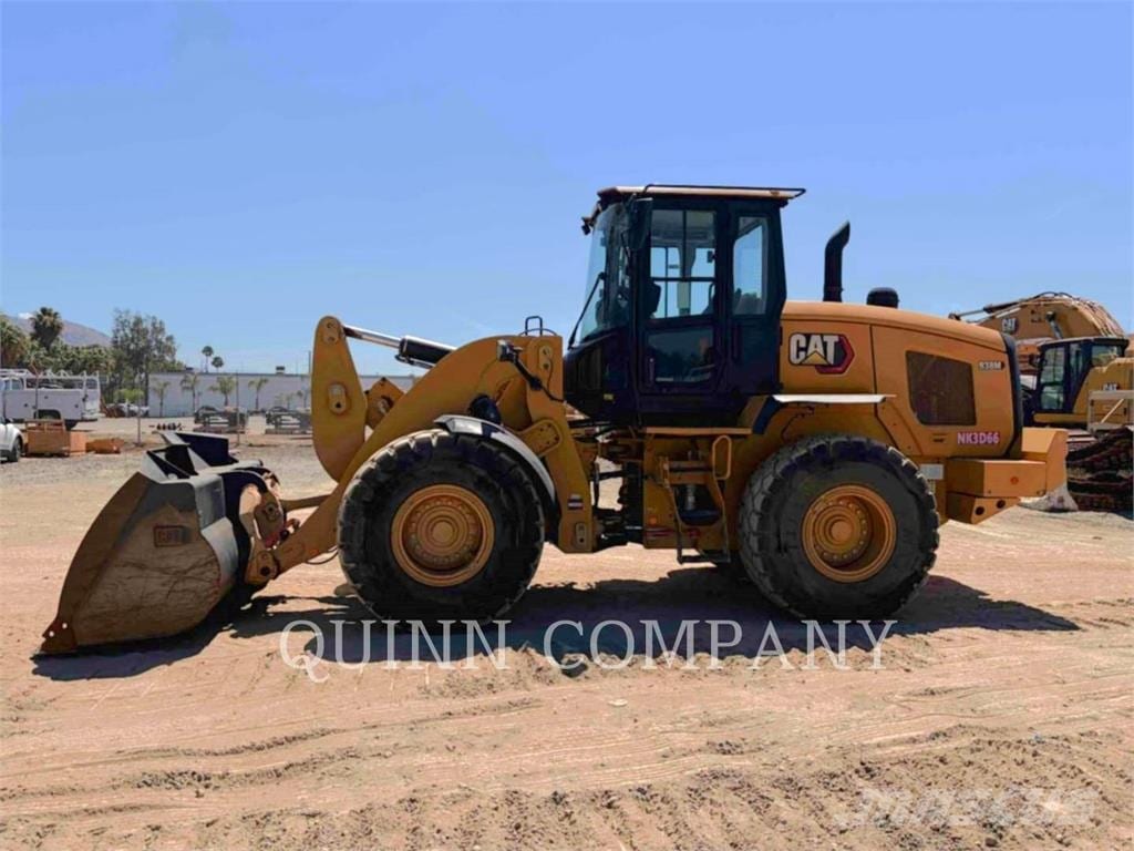 2022 CAT 938M