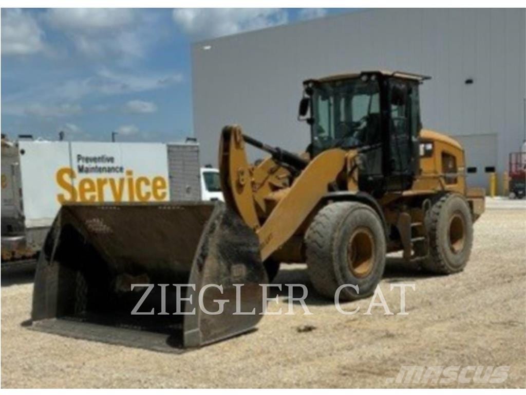 2015 CAT 930K