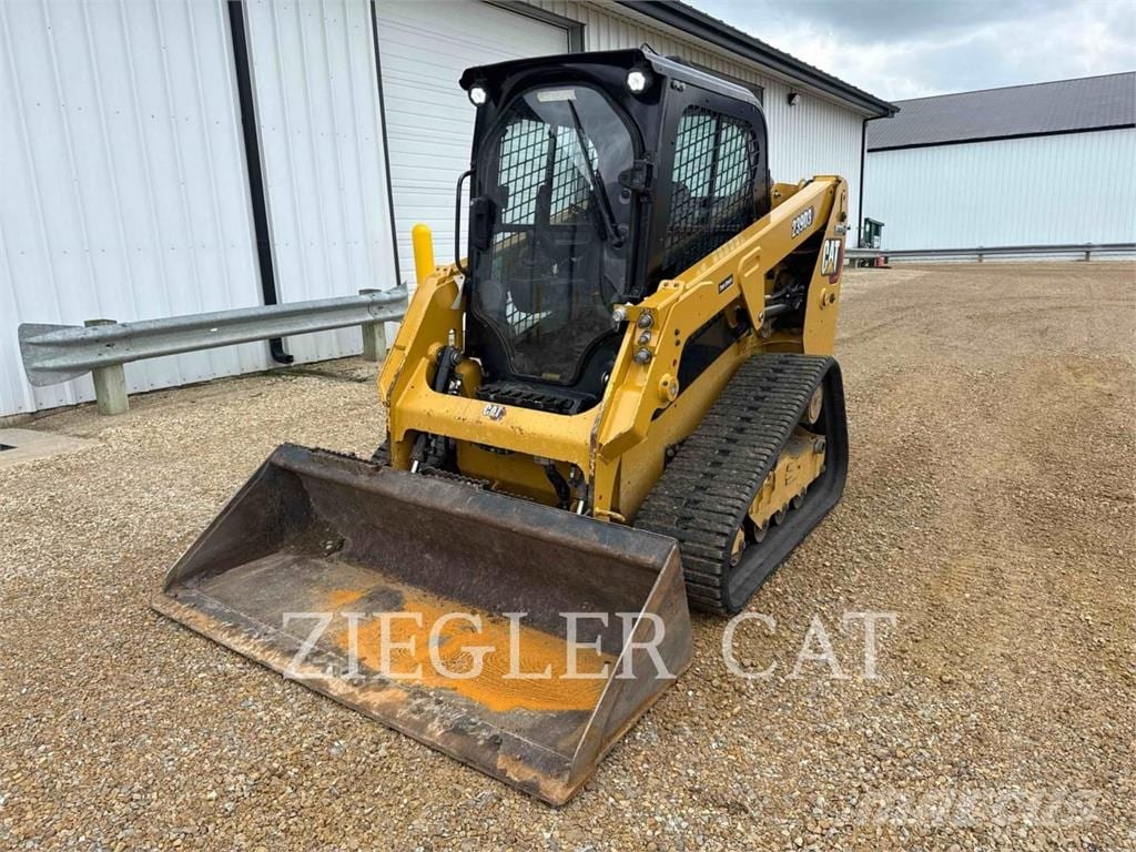 2023 CAT 239D3